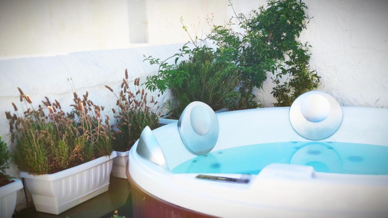 Amalfi Pool Suite - Puglia Mia Apartments Монополи Экстерьер фото